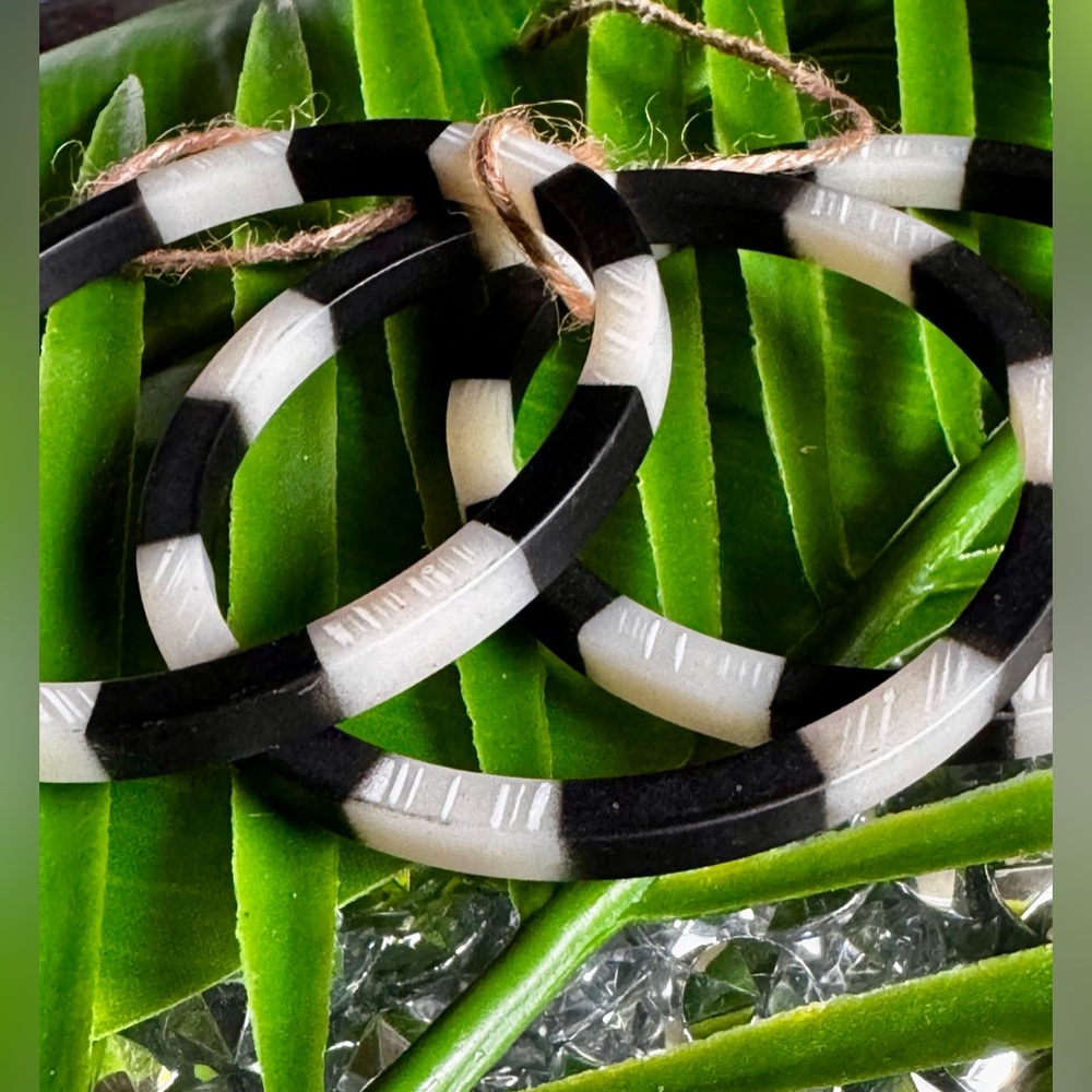 Plunder Monochrome Checkered Bangles - Picture 3 of 6